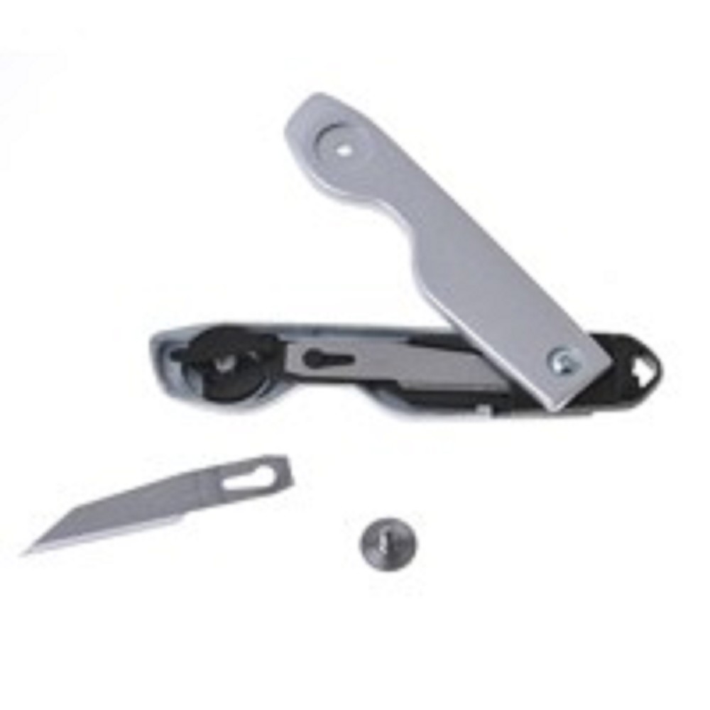 Knife for reed manipulation