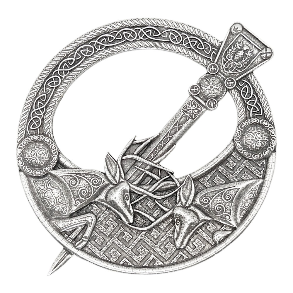 Fighting Stags Penannular Plaid-Brosche
